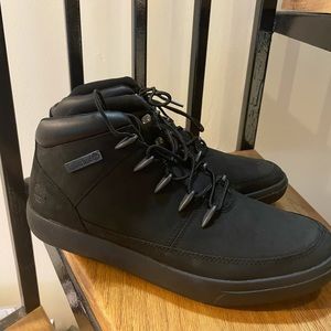 - Timberland Men’s Black Nubuck Leather Park Mid Hiker